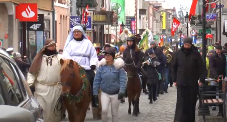 Trzej Królowie przeszli ulicami Środy Wielkopolskiej