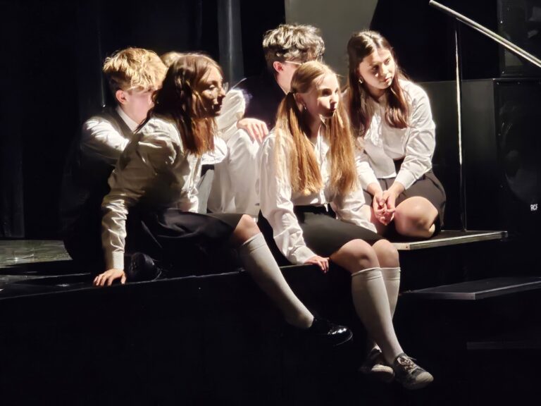 Młodzi aktorzy zachwycili średzką publiczność