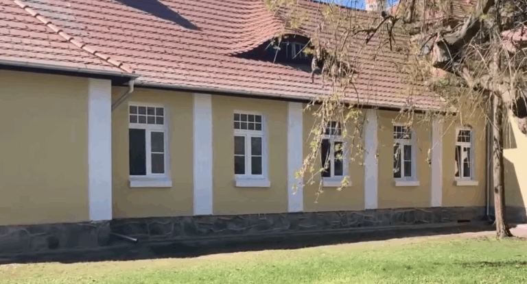 Nowa elewacja na Domu Pogodnej Jesieni w Środzie Wielkopolskiej