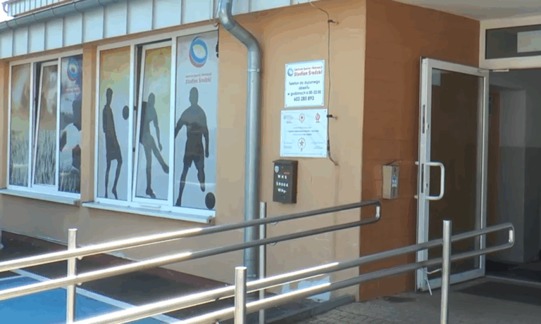 Remont hali przy sportowej w Środzie Wielkopolskiej