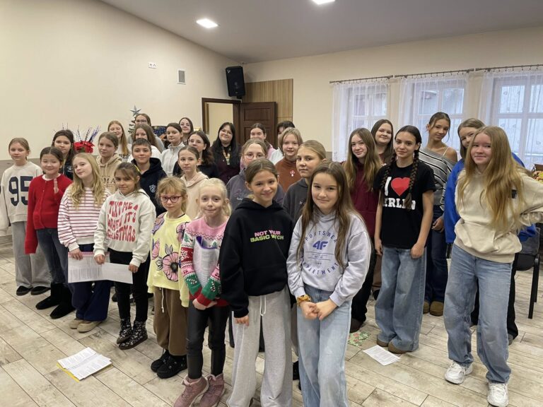 Iskierki zaśpiewają kolędy w średzkiej Bazylice